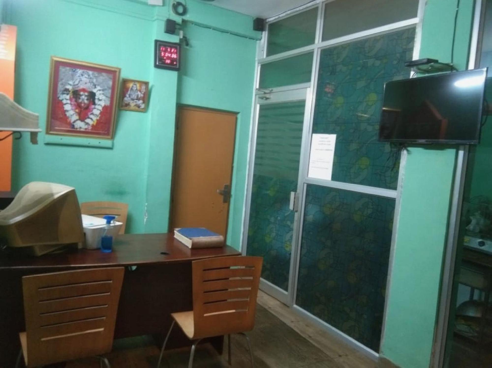 오요 72817 팰리스 인 호텔 Jādabpur 외부 사진