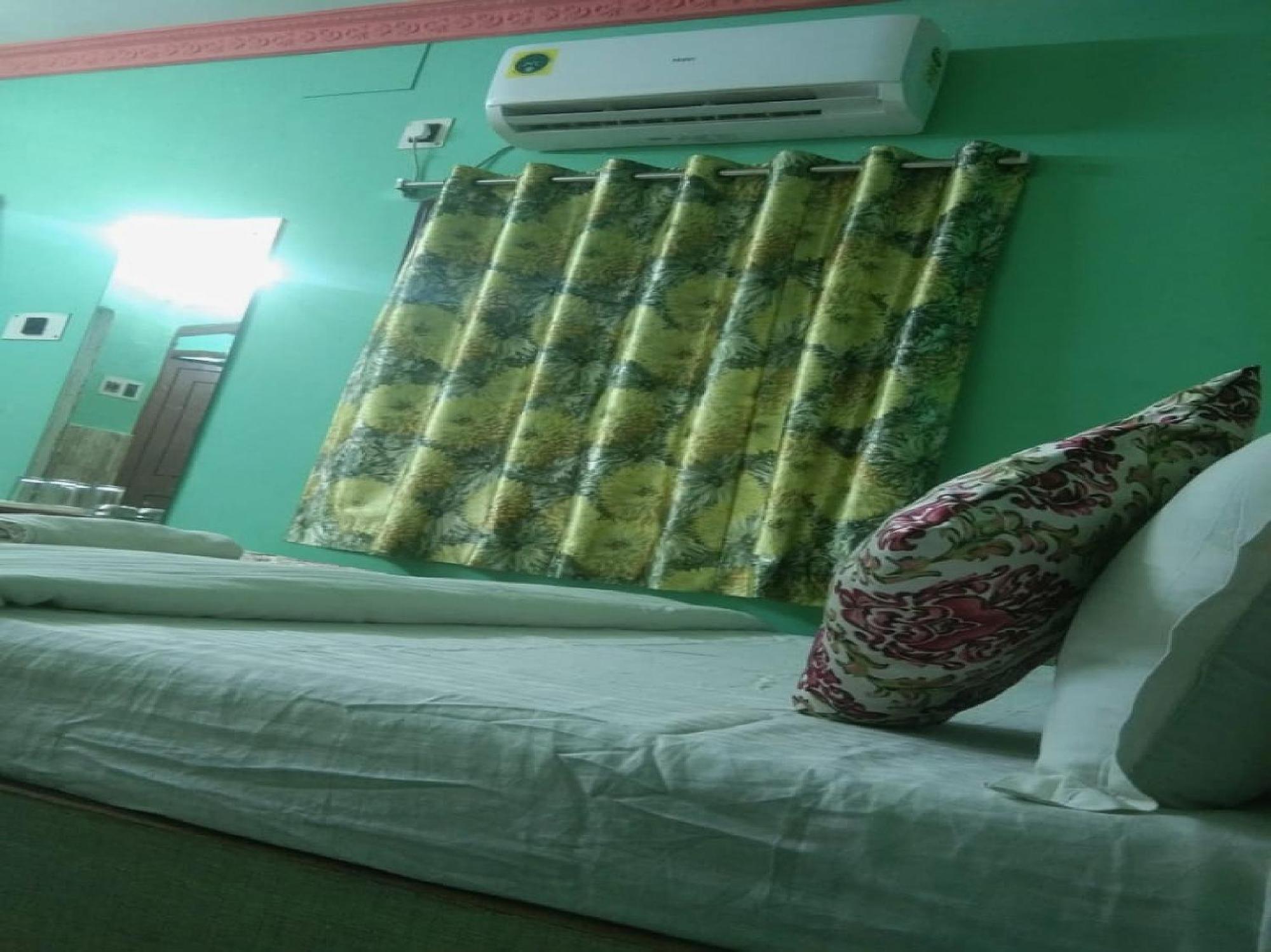 오요 72817 팰리스 인 호텔 Jādabpur 외부 사진
